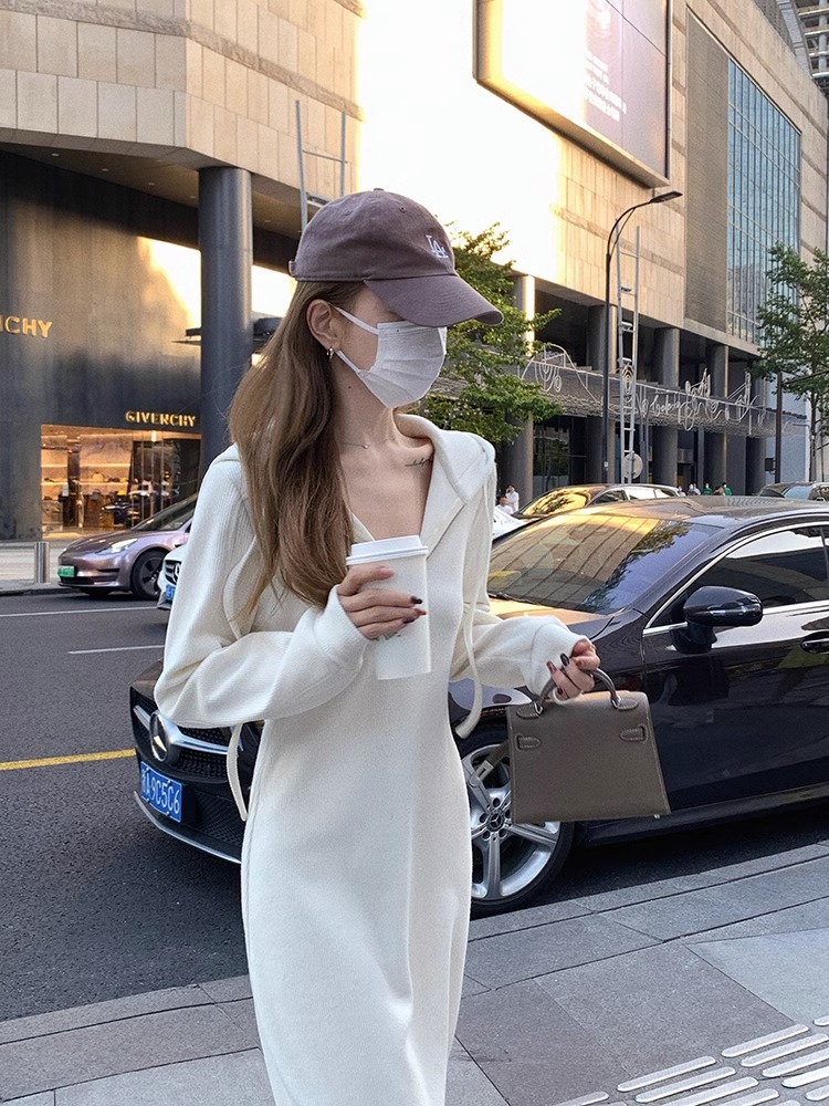 2026 프랑스식 그는 벤 바람 패션 후드티 드레스 가을 새로운 긴팔 고급 센스 품격 니트 롱 스커트