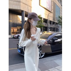 批发大量法式赫本风卫衣连衣裙<b class='q'>秋</b>季新款长袖女高级感气质长裙女