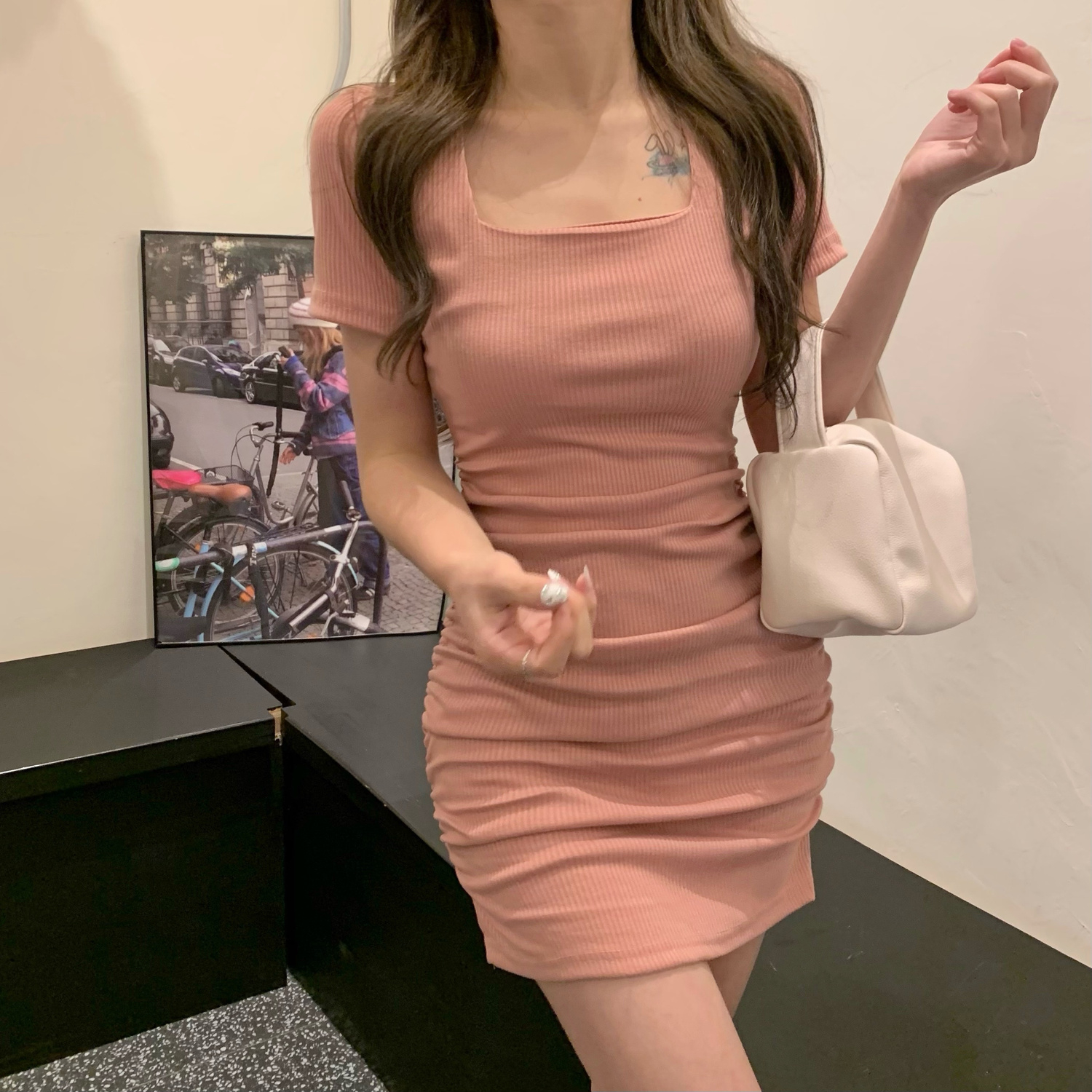 2024 French Square Neck Hot Girl Slim Fit Hip-covering Dress Female Petite Pleated Waist Slimming Pure Desire Short Skirt