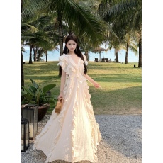 批发实价<b class='q'>实拍</b> 法式浪漫新款v领木耳边海边度假风裙子