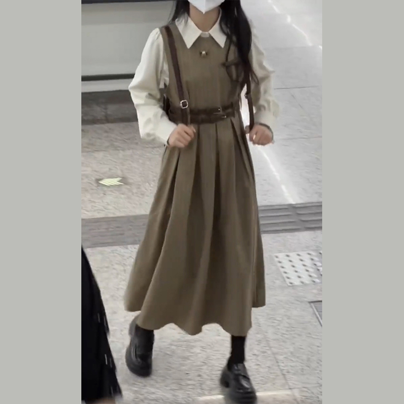 法式學院風連衣裙子2024早春新款小個子獨特超好看背帶裙兩件套女