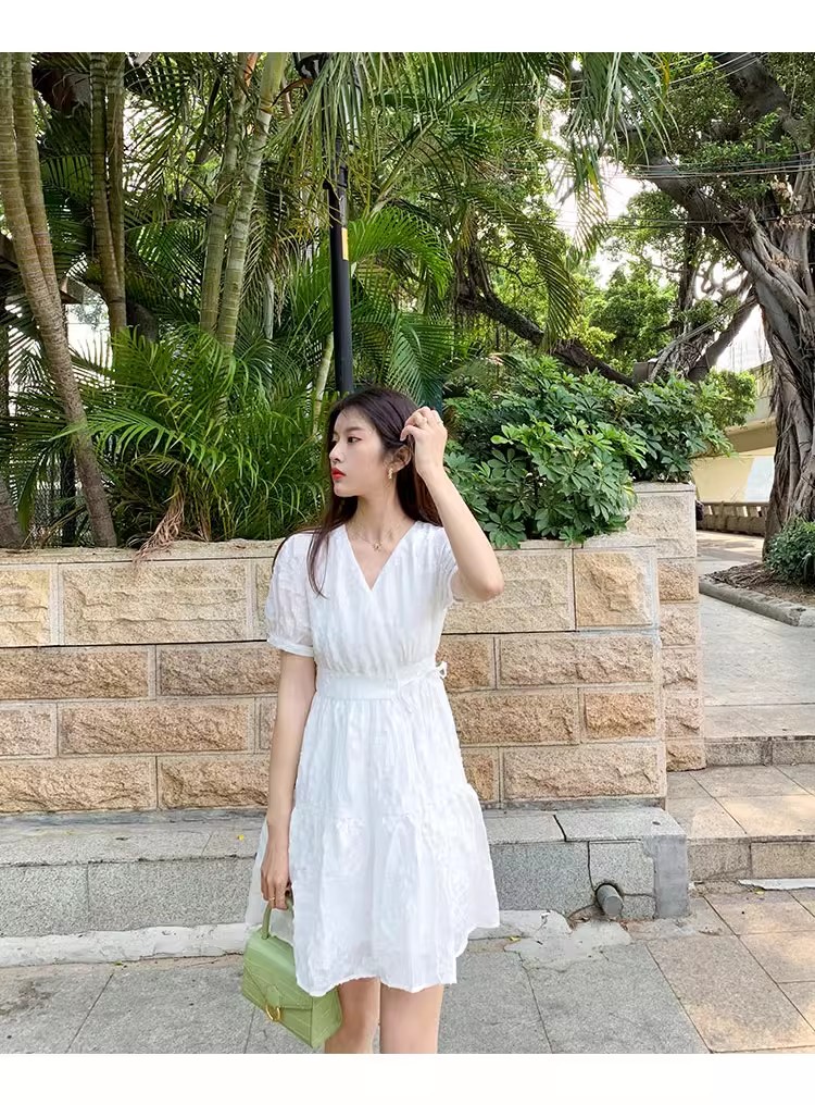 新款女裝夏季茶歇法式白色雪紡連衣裙赫本風藝術感裙子