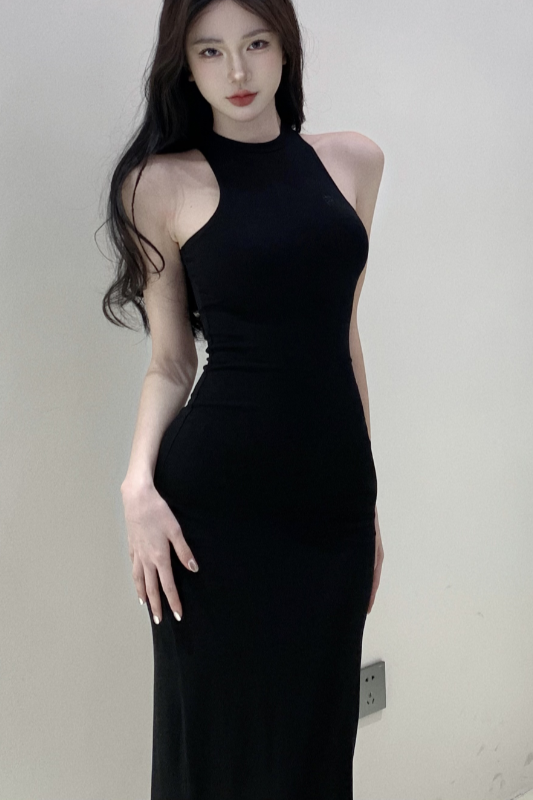 Actual shot of new retro sexy halterneck dress for women with design sleeveless back slit high waist slim bottoming skirt