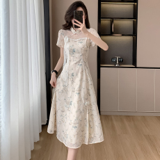 批发玉溪青槐 2026新中式国风蕾丝印花长款改良<b class='q'>旗袍</b>连衣裙夏季<b class='q'>新款</b>