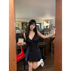 批发实拍实价<b class='q'>欧美</b>学院风深v领收腰背心裙女夏a字<b class='q'>连衣裙</b>压褶短裙