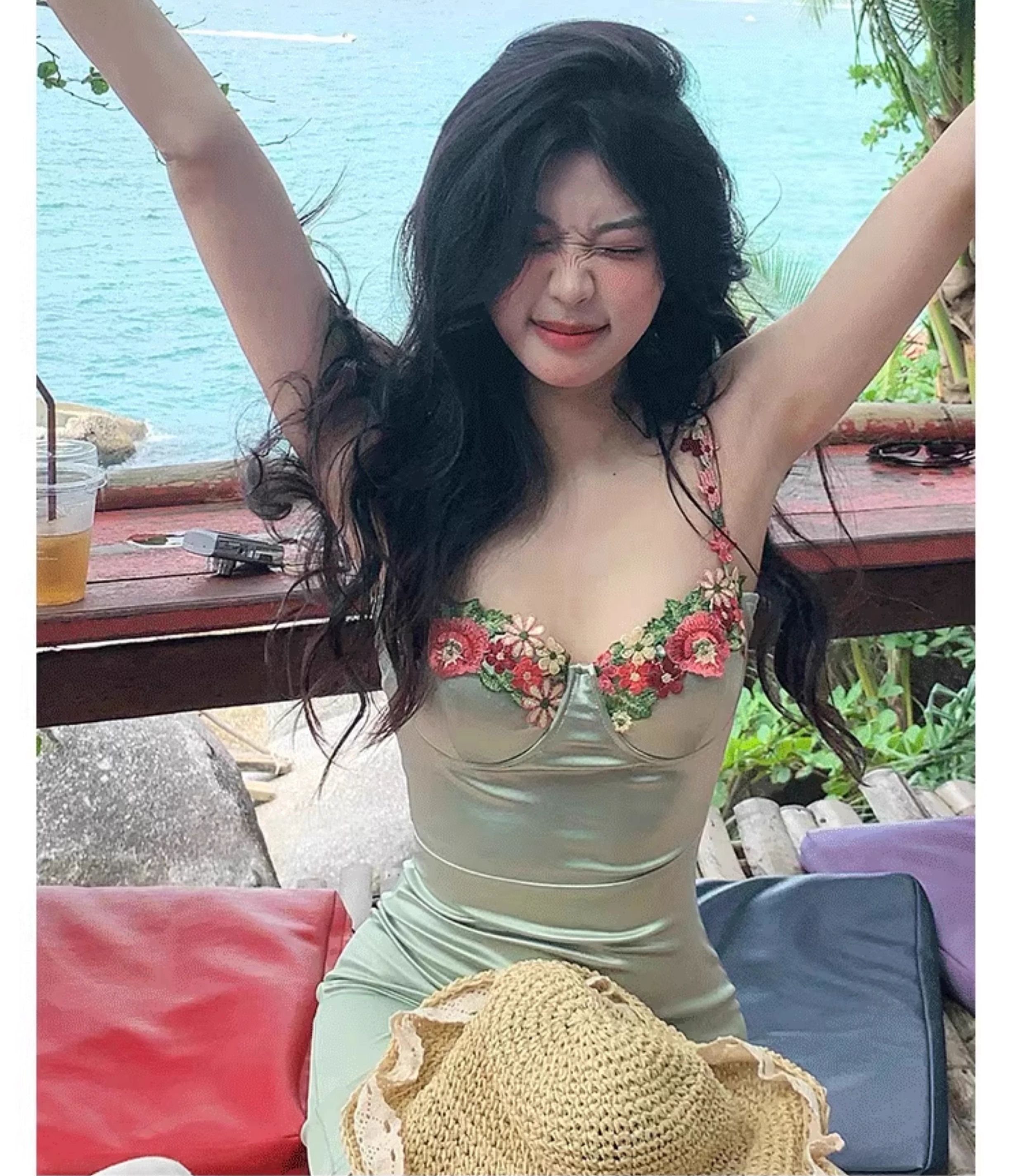 E7Q8 美式辣妹綠色花朵刺繡吊帶連衣裙女夏季多巴胺收腰顯瘦A字裙