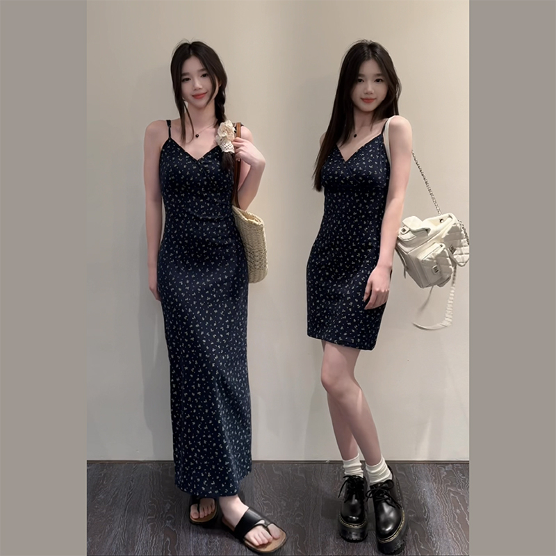 王少女的店 藏藍色氣質性感碎花吊帶連衣裙