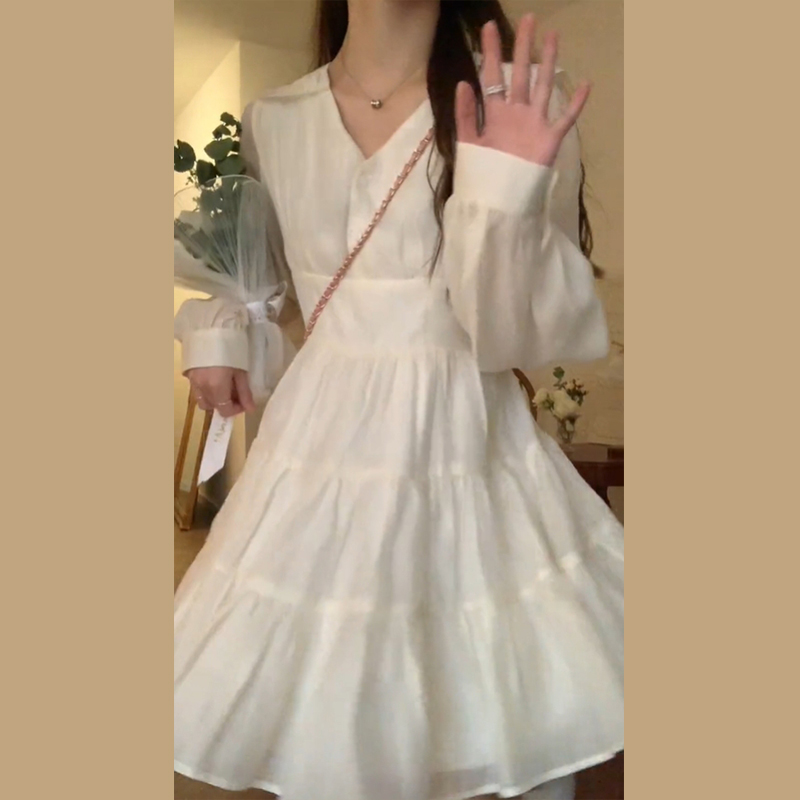 早春季茶歇法式白色連衣裙子女春裝2024年新款小個子海邊度假短裙