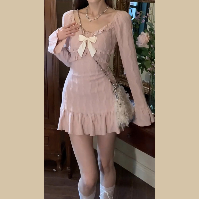初春秋穿搭粉色法式蝴蝶結連衣裙2024新款女氣質仙女包臀短裙子夏