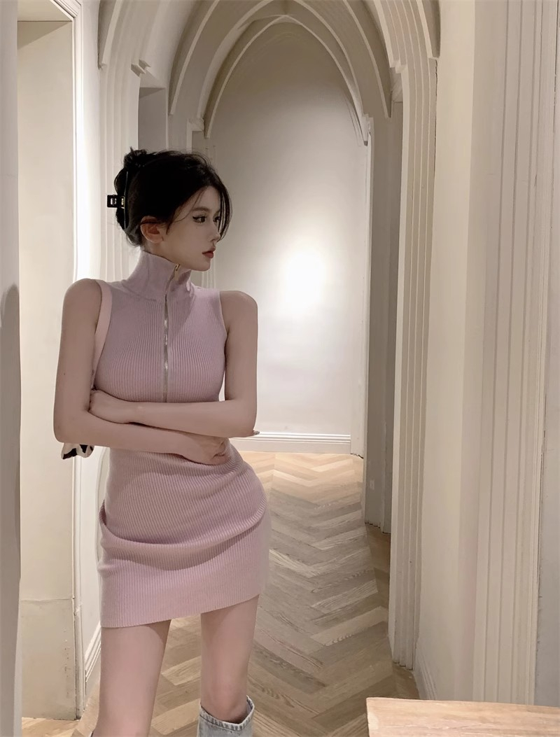 粉色無袖高領拉鏈針織連衣裙春秋款女新款高級感修身包臀短裙