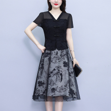 批发中年妈妈夏装洋气连衣裙气质2026新款中老年女夏季<b class='q'>贵</b><b class='q'>夫人</b>连衣裙