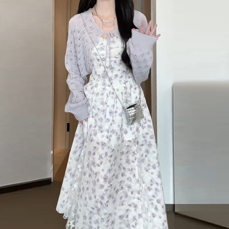 今年流行漂亮春裝搭配一整套裝裙2024新款紫色碎花吊帶連衣裙子女