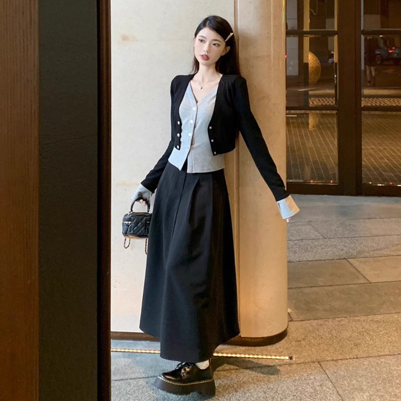 早春季茶系穿搭套裝連衣裙子女裝2024年新款初春裝搭配一整套時尚