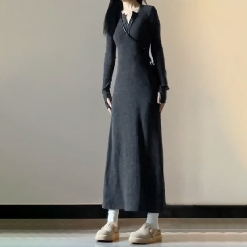 灰色連衣裙子女早春2024年新款法式修身法式長裙初春女後媽包臀裙