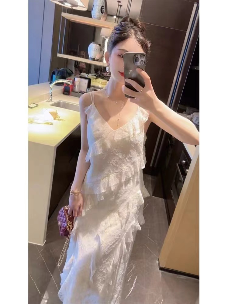 法式高級感超好看蛋糕裙海邊度假氣質絕美白色吊帶連衣裙子夏季女