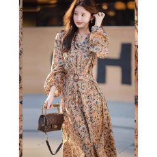 批发大喜自制｜贵妇系列.奢牌｜真丝碎花裙夏季2023新款灯笼袖<b class='q'>连衣裙</b>