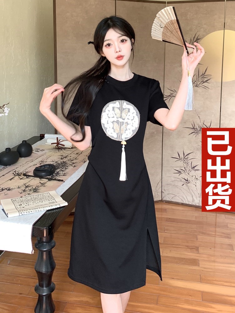 MY10389# 夏新款胖mm设计感国风刺绣开叉T恤连衣裙显瘦盘扣中长裙女裝貨源服裝批發