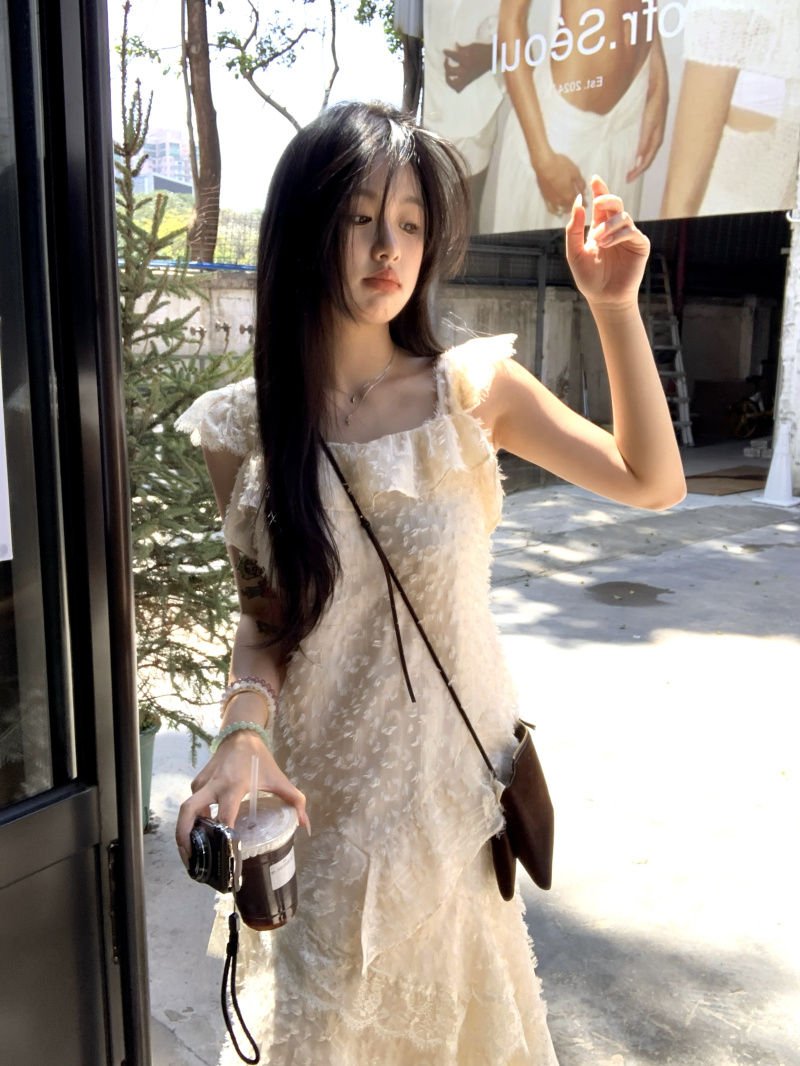 Real shot of Floating Clouds and White Day Lace Dress with Flying Sleeves Cake Dress Square Neck Long Dress