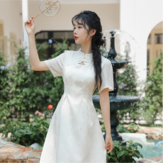 批发实拍<b class='q'>旗袍</b>改良版年轻款少女夏季新中式轻国风温柔风绝美气质连衣裙