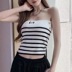 Stylish and Slimming Striped Tank Top for Women - Summer V-Neck Blouse with Underwire, Suitable for Layering and Outfitting