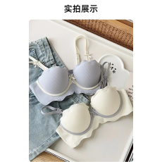 批发小胸聚拢显大无钢圈少女内衣套装