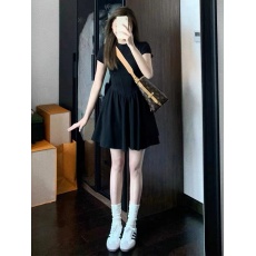 批发法式赫本风黑色<b class='q'>连衣裙</b>女夏季2026新款高级感小个子修身收腰短裙子