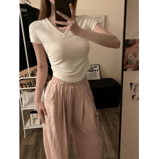 批发40支94棉精梳棉直播品质小个子V领短袖T恤女夏设计感小众短款上衣