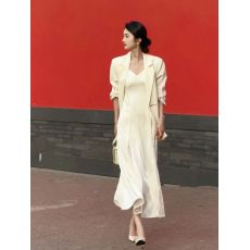 批发气质高档两件套2025年春季新款套装吊带小黑裙+设计感西装<b class='q'>外套女</b>