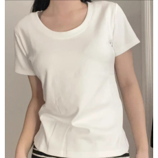 批发40支94棉精梳棉直播品质短袖T恤女U型夏修身正肩设计感上衣纯欲<b class='q'>风</b>