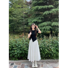 批发可盐可甜时尚炸街盐酷系设计感两件套上衣+大摆裙套装