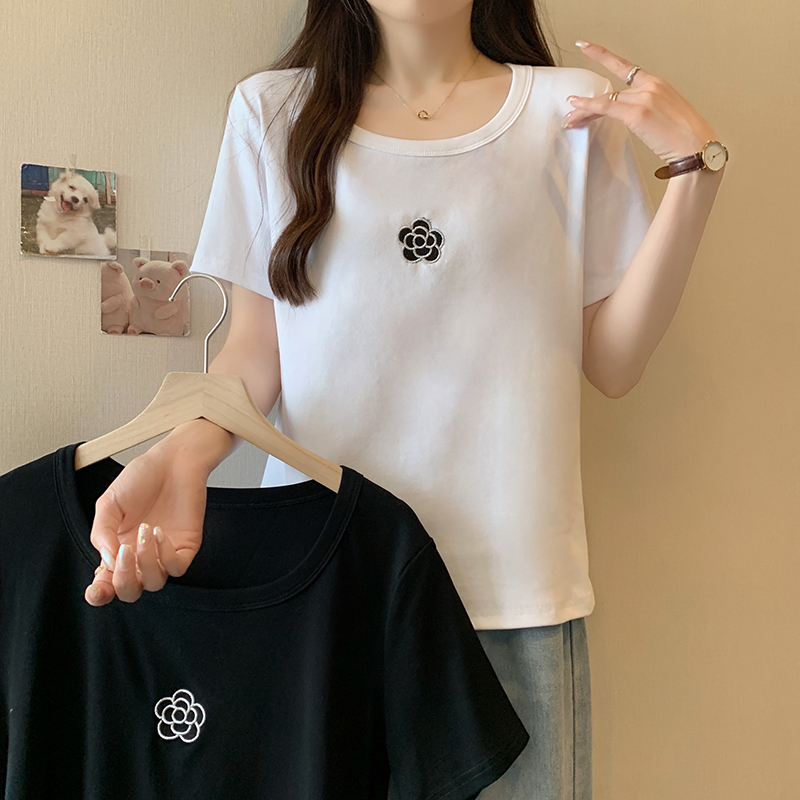 실사 빅 사이즈 여성 의류 한국 스타일 미니멀리즘 u 칼라 자수 티셔츠 여성 지방 mm 루즈핏 다용도 슬림해 보이는 단색 맨위 여름