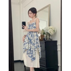 批发甜美森系油画碎花吊带<b class='q'>连衣裙</b>女夏季新款显瘦度假风拼接假两件裙子