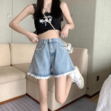 批发实拍蕾丝花边拼接辣妹珍珠<b class='q'>钉珠</b>阔腿大码毛边a字宽松牛仔短裤女