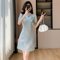 实拍：夏季新款国风改良新中式旗袍高级感年轻款复古刺绣连衣裙