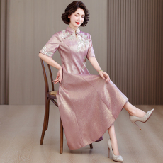 批发高贵气质刺绣喜婆婆婚宴礼服2026春季新款喜<b class='q'>妈妈装</b>结婚高端旗袍