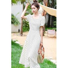 批发法式方领泡泡袖波点<b class='q'>连衣裙</b>夏季新款小众设计感露腰系带短袖中长<b class='q'>裙</b>