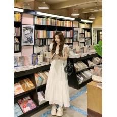 批发实拍～大码小飞袖白色<b class='q'>连衣裙</b>甜美初恋系宽松过膝长裙子