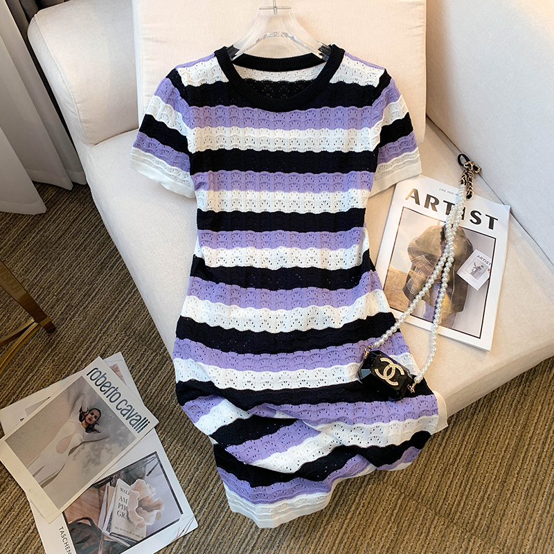 실사 대 물품 2026 여름 새로운 디자인 센스 라운드 넥 물결무늬 스트라이프 치마 얼음 실크 니트 여성 드레스
