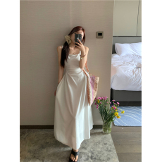 批发实拍实价~法式气质高级感吊带A字高腰显瘦连衣裙女时尚休闲裙子