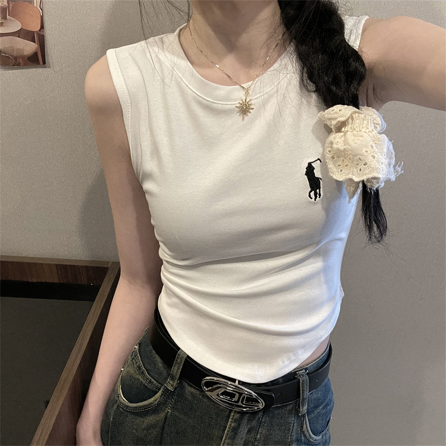 Real shot of American hottie round neck slim vest for women summer chic design waist short top