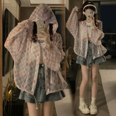 批发实拍 彩虹<b class='q'>糖果</b>薄款防晒衬衫女夏季防紫外线宽松休闲连帽防晒上衣