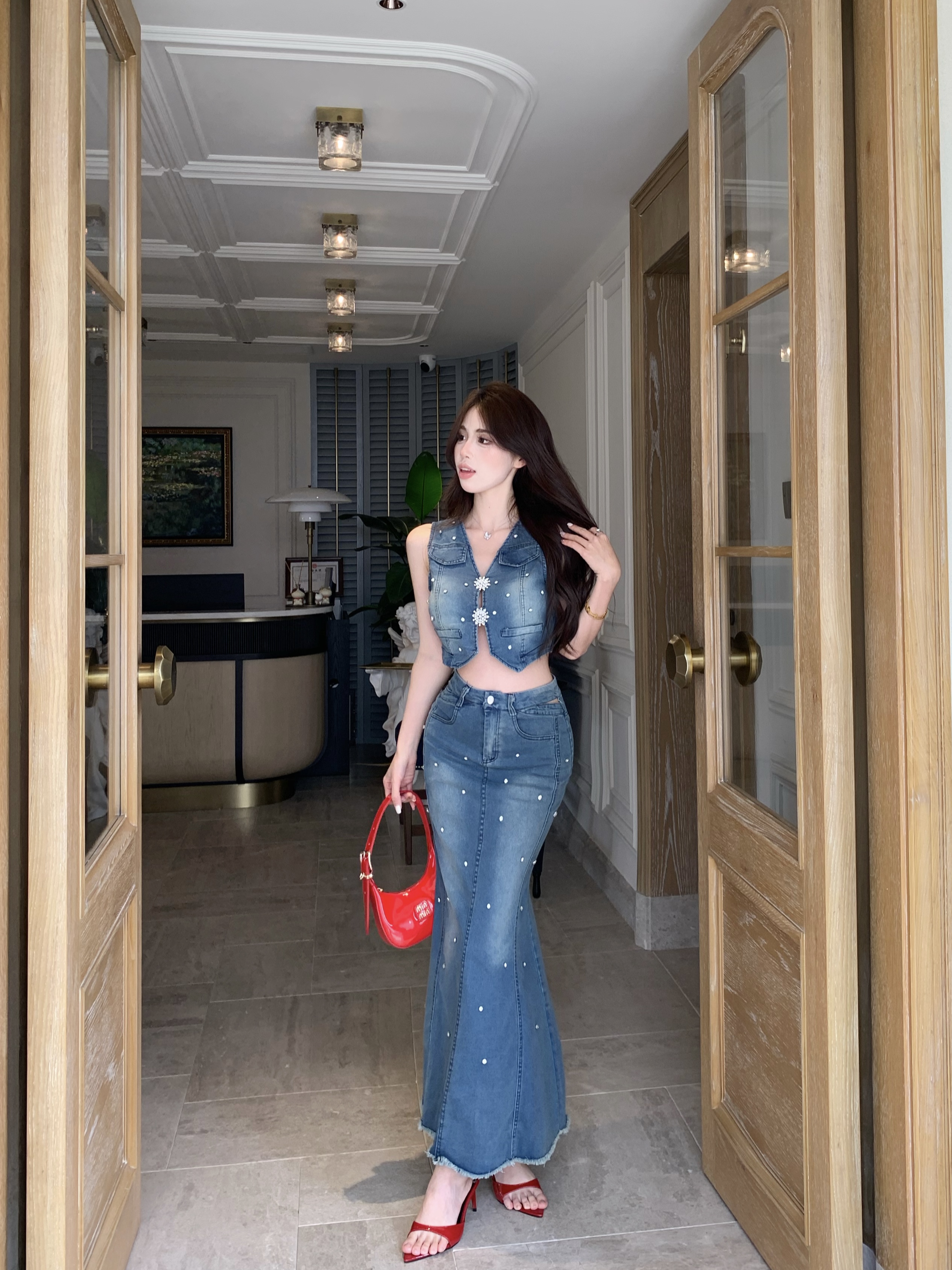 Real shot!  Temperament high-end denim vest fishtail skirt suit two-piece women's clothing