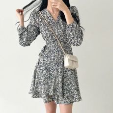 批发已出货 韩国chic法式碎花<b class='q'>连衣裙</b>气质高级感v领一片式绑带长袖短裙