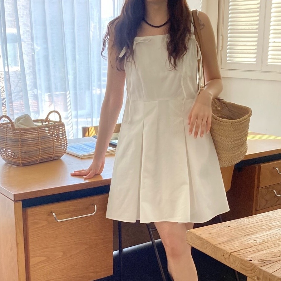 한국 chic 미니멀리즘 달콤함 작은 청신 플리츠 슬림해 보이는 더블 어깨끈 나비 레이스업 슬립 드레스