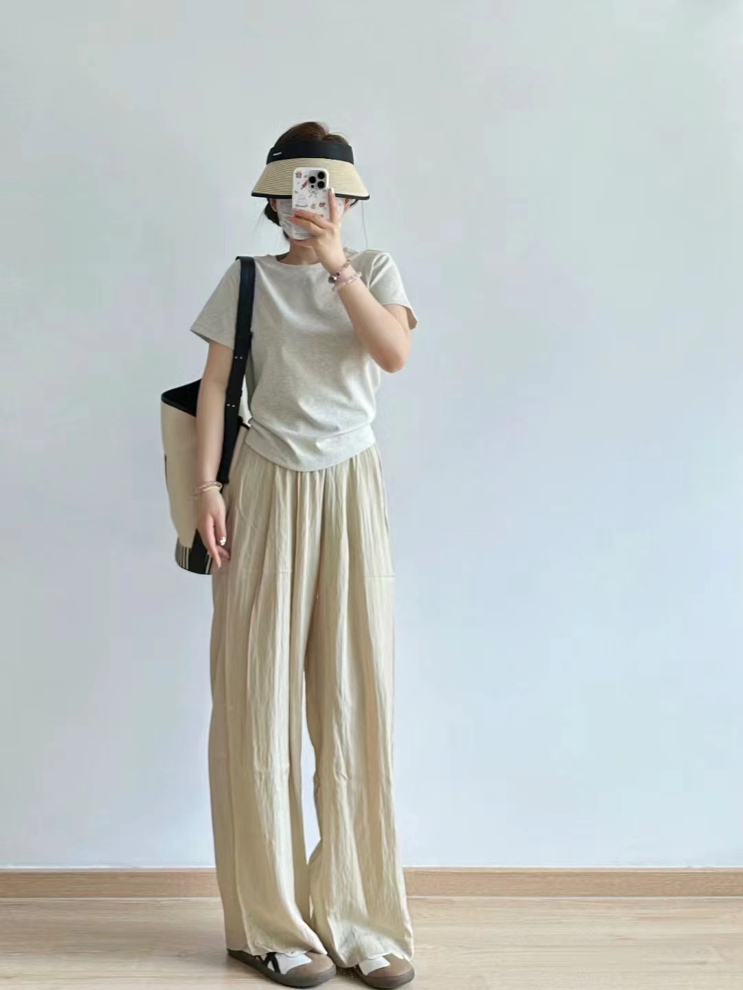 Summer 2024 new women's clothing for pear-shaped body, tea-style complete set of lazy-style breast-style tops two-piece suit