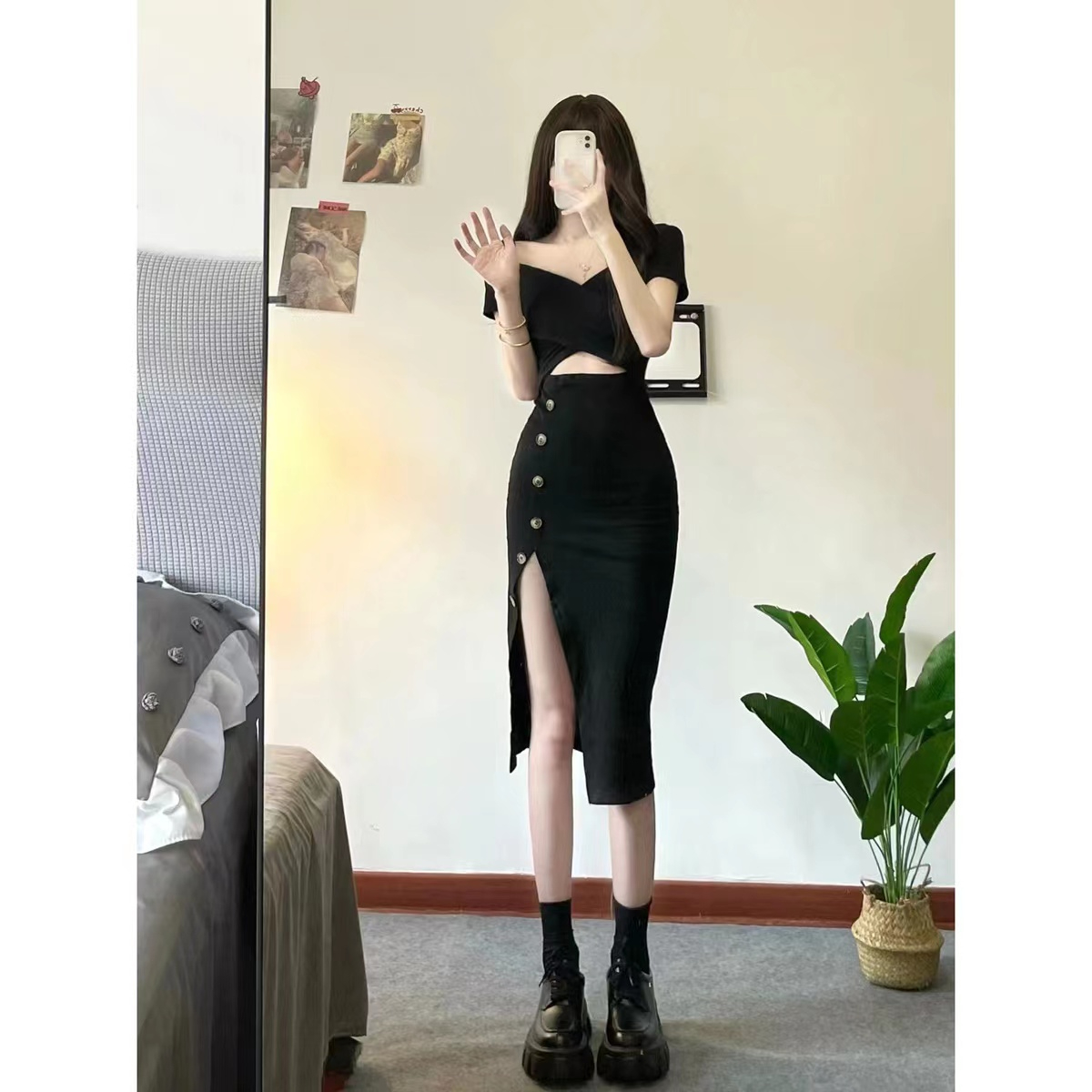 Mature hot girl pure lust style hot girl Yujie black short-sleeved slit hip-covering dress for women to slim down the waist