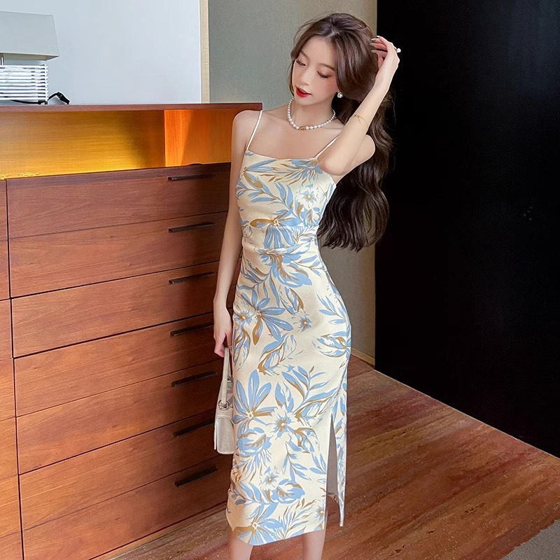 Pure lust-style suspender dress for women in summer, thin, high-end printed slit hip skirt, waist slimming mid-length skirt