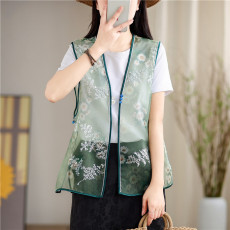 批发实拍<b class='q'>欧根纱</b>小雏菊刺绣马甲2026年夏季女士坎肩<b class='q'>上衣</b>外套