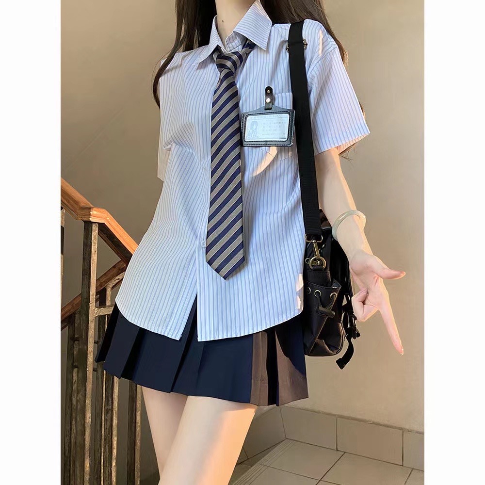 Internet celebrity small tea-style outfit blue short-sleeved shirt pleated skirt college style age-reducing two-piece suit for women summer