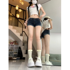 批发实拍性感卷边设计感牛仔超短裤女夏季低腰辣妹大码显瘦包臀热裤子